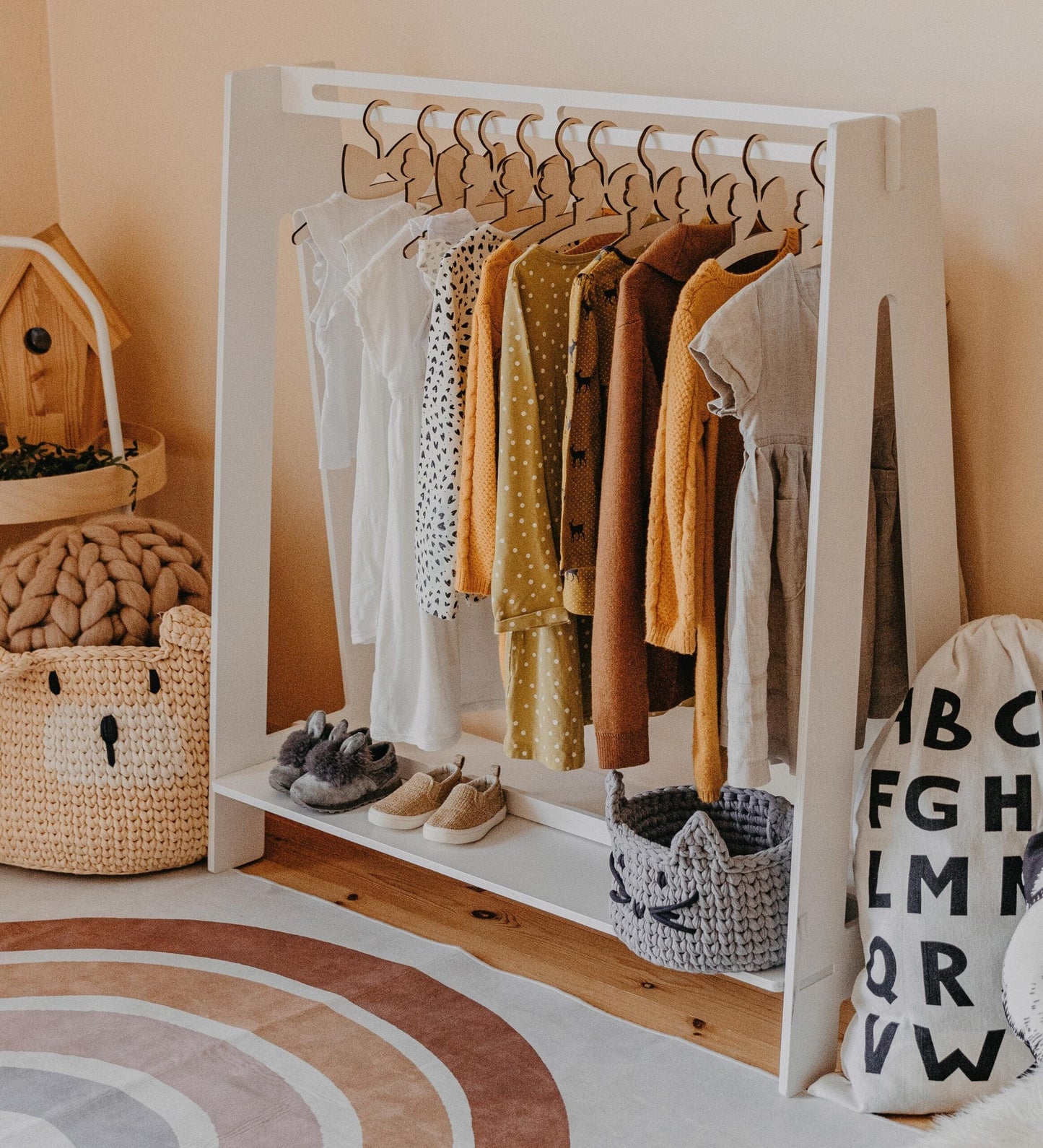 Montessori House Bed Toddlers Clothing Rack for Hangers