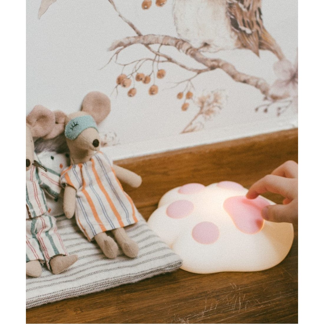 Rabbit & Friends Paw Silicone Lamp - Pink